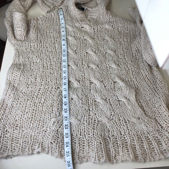 Cable Knit Crochet Sweater Hoodie Sz Medium Pullover Cabin Core Cozy Soft Pocket - Picture 8 of 11